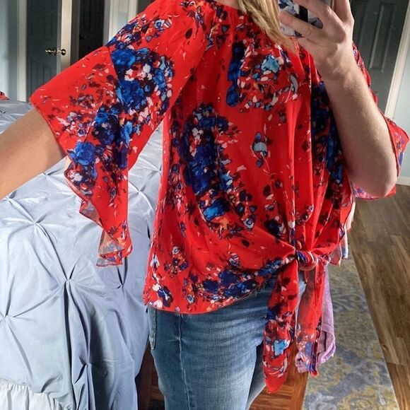 Floral‎ ruffle sleeve top - Picture 4 of 5